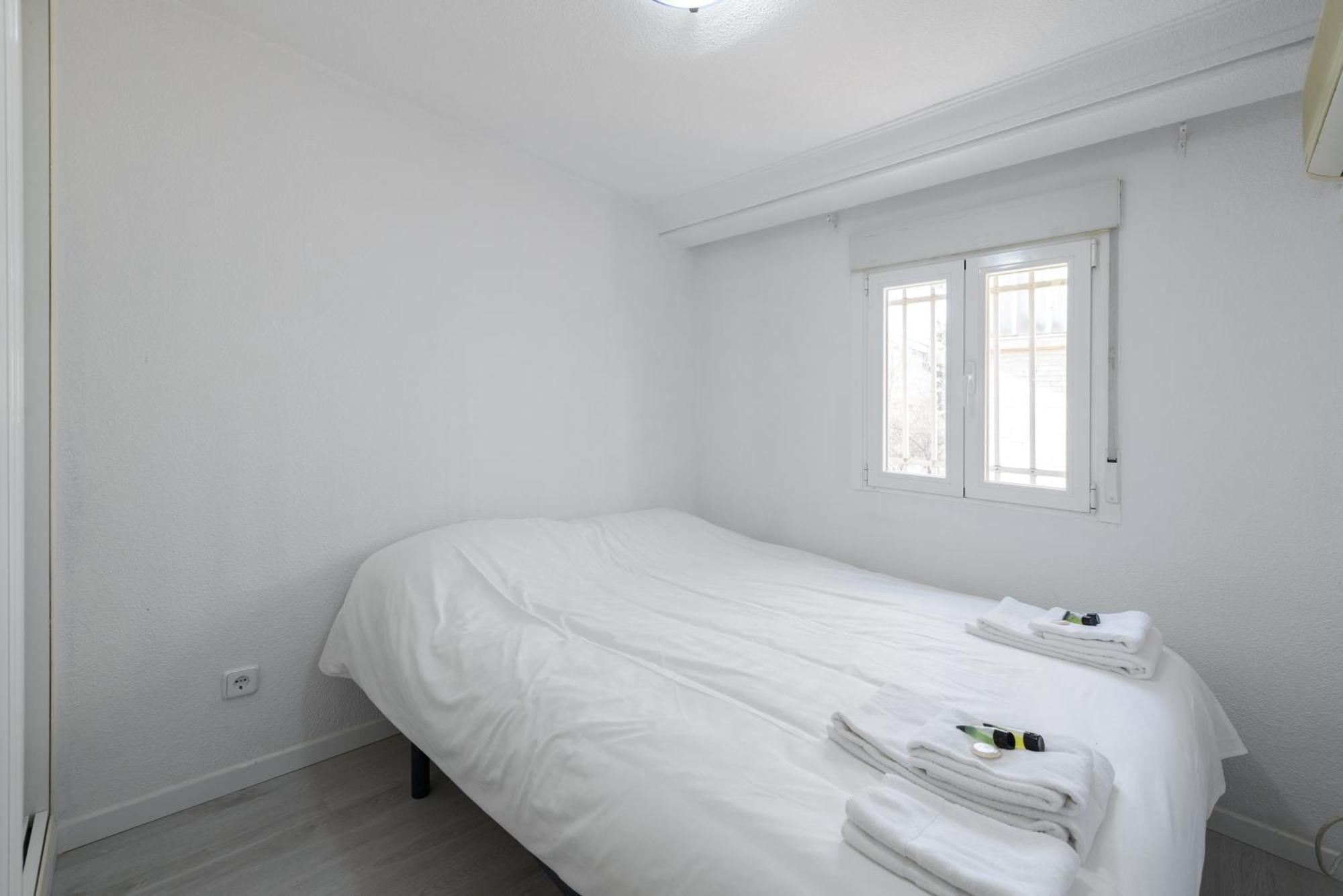 Sabadell Calle, Casa Familiar De 3 Dormitorios Con Terraza Junto Metro Fuencarral Мадрид Экстерьер фото